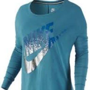 Nike Signal Metallic Logo Women's SMALL top